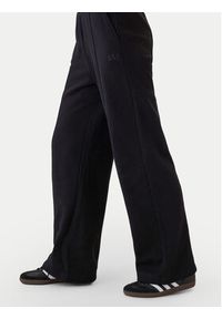 GAP - Gap Spodnie dresowe 523579-01 Czarny Regular Fit. Kolor: czarny. Materiał: bawełna #3