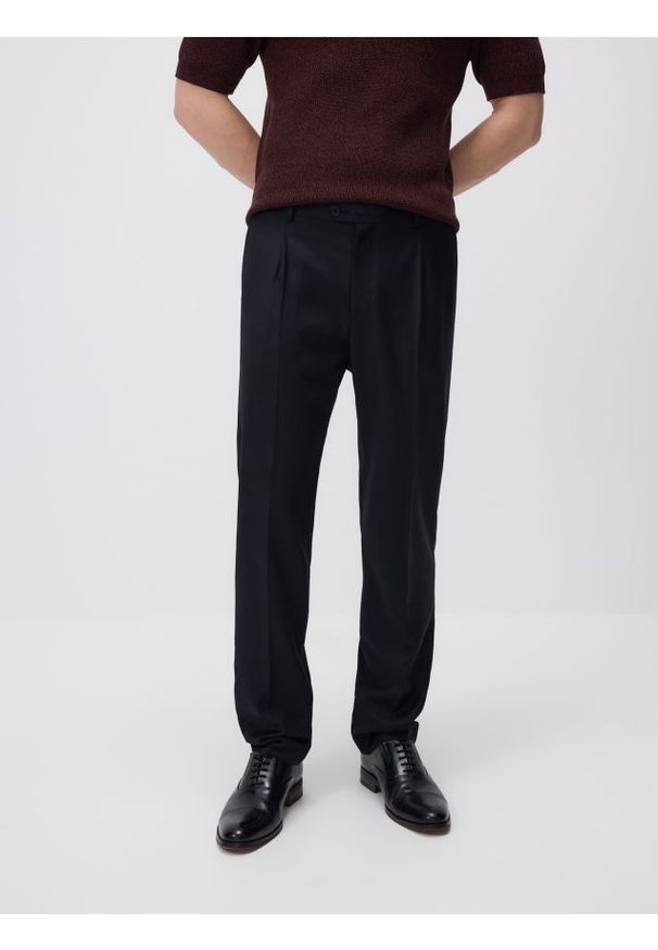 Reserved - Wełniane spodnie garniturowe - czarny. Kolor: czarny. Materiał: wełna