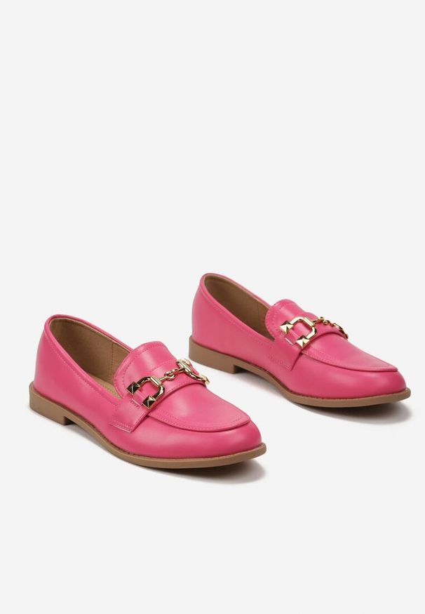 Born2be - Fuksjowe Klasyczne Mokasyny z Elegancką Klamerką Alcmeria. Kolor: różowy. Styl: elegancki, klasyczny