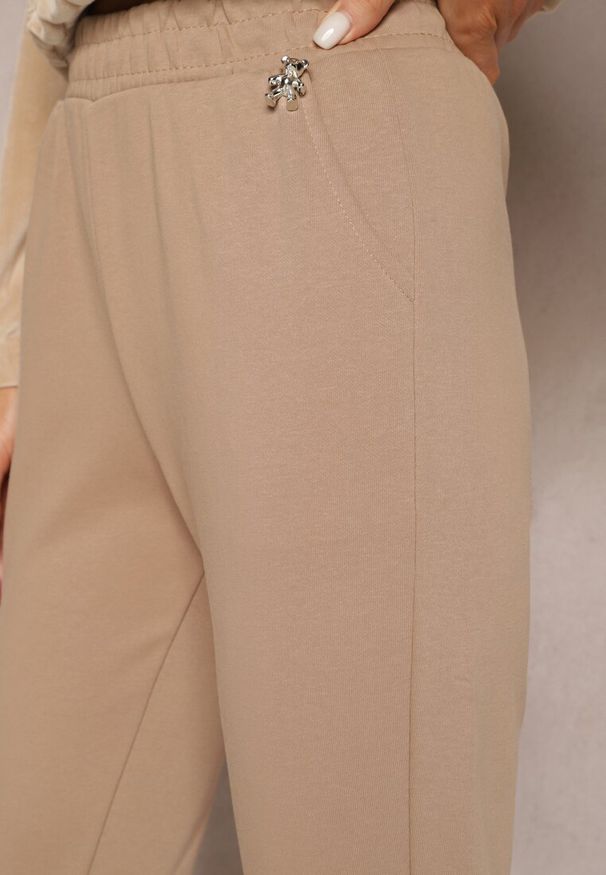 Renee - Jasnobrązowe Bawełniane Spodnie Dresowe z Gumką w Pasie Artizin. Kolor: brązowy. Materiał: dresówka, bawełna. Długość: długie