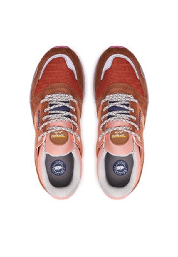 Karhu Sneakersy Aria 95 F803096 Pomarańczowy. Kolor: pomarańczowy. Materiał: zamsz, skóra