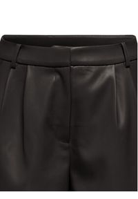 only - ONLY Szorty z imitacji skóry Saramy 15338008 Czarny Regular Fit. Kolor: czarny. Materiał: skóra #2