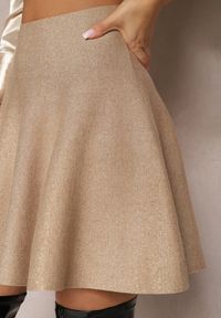 Renee - Jasnobrązowa Metaliczna Spódnica Rozkloszowana Mini Uraline. Kolor: brązowy. Materiał: tkanina