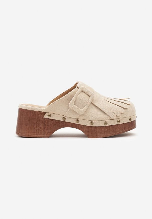 Renee - Beżowe Chodaki Klapki na Grubej Podeszwie z Ozdobnymi Frędzlami i Klamrami Quetta. Okazja: na co dzień. Kolor: beżowy. Wzór: aplikacja. Styl: casual, boho, elegancki