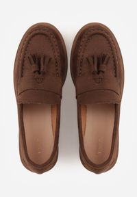 Renee - Ciemnobrązowe Mokasyny VICES z Wkładką ze Skóry Naturalnej Ozdobione Chwostami Maritune. Okazja: na co dzień. Kolor: brązowy. Materiał: skóra. Wzór: aplikacja. Styl: casual, elegancki #5