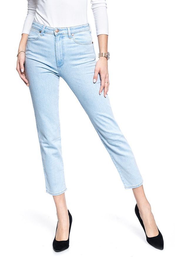 Wrangler - SPODNIE DAMSKIE WRANGLER RETRO STRAIGHT BALLAD BLUE W22AJHXA3. Styl: retro