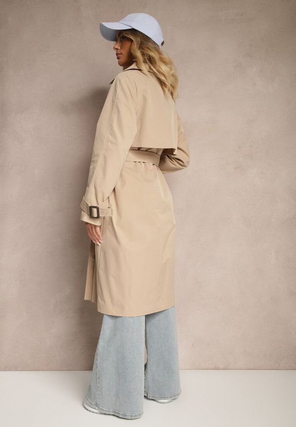Renee - Beżowy Dwurzędowy Płaszcz Trencz z Paskiem Ninnolia. Okazja: na spacer, do pracy. Kolor: beżowy. Materiał: jeans. Wzór: aplikacja. Styl: elegancki, klasyczny