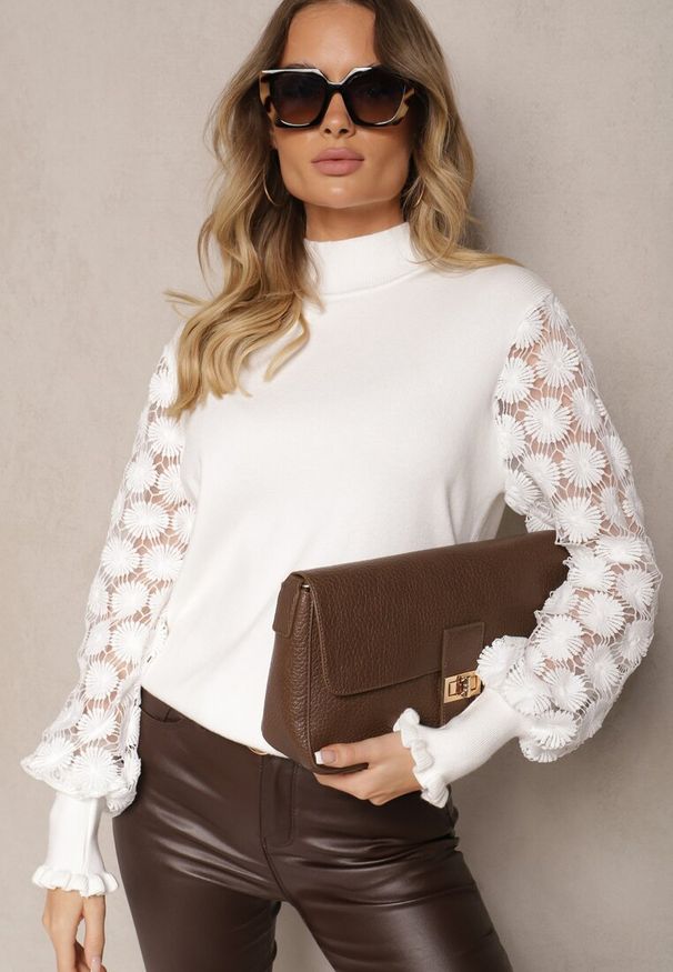 Renee - Biały Półgolf Sweter z Wiskozą Ściągaczem i Koronką Liasara. Kolor: biały. Materiał: koronka, wiskoza. Wzór: koronka. Sezon: zima