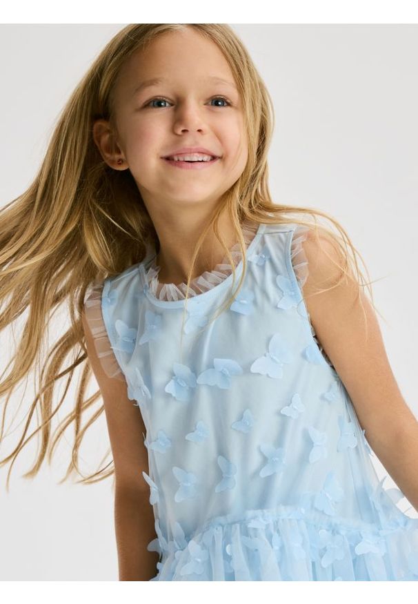 Reserved - Tiulowa sukienka z aplikacją - jasnoniebieski. Kolor: niebieski. Materiał: tiul. Wzór: aplikacja