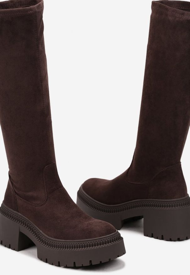 Born2be - Brązowe Dopasowane Kozaki na Grubej Podeszwie ze Skarpetkową Cholewką Hanilinn. Okazja: na co dzień. Kolor: brązowy. Materiał: jeans. Szerokość cholewki: normalna. Styl: casual