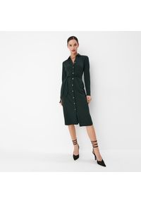 Mohito - Dzianinowa zielona sukienka midi - Khaki. Kolor: brązowy. Materiał: dzianina. Długość: midi #1