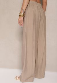 Renee - Ciemnobeżowe Spodnie z Wiskozy o Szerokim Kroju z Kokardą Ellioria. Okazja: na co dzień, na spacer. Kolor: beżowy. Materiał: wiskoza. Styl: casual, elegancki #4
