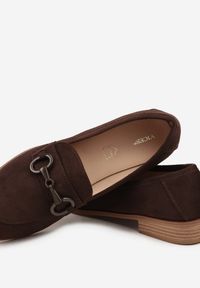 Born2be - Brązowe Mokasyny Vices ze Skórzaną Wkładką i Ozdobną Aplikacją Delainora. Okazja: na co dzień. Kolor: brązowy. Materiał: skóra. Wzór: aplikacja. Styl: casual, elegancki #5