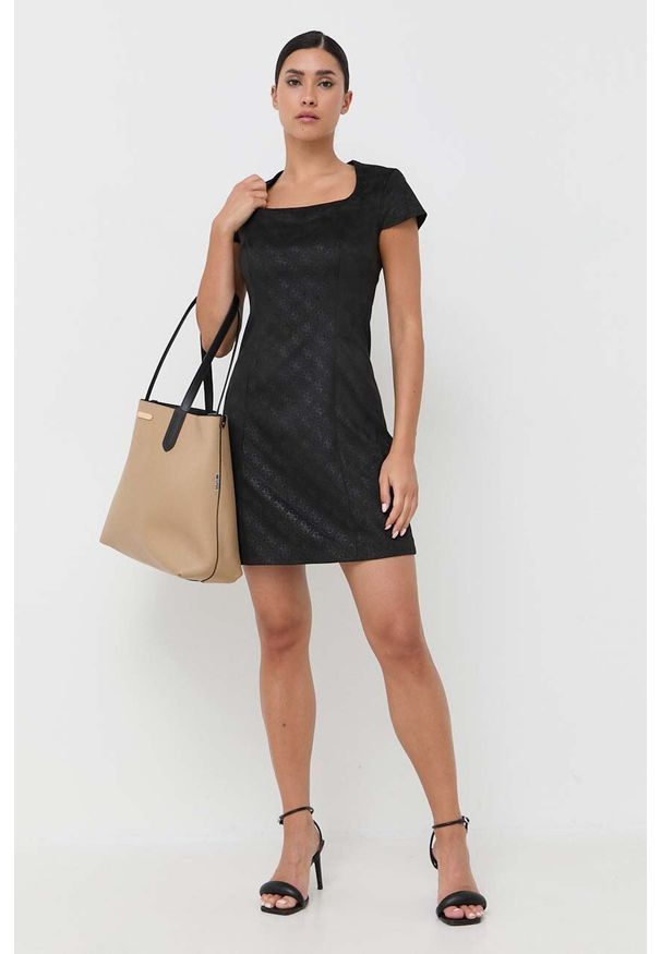 MICHAEL Michael Kors torebka skórzana dwustronna kolor czarny. Kolor: czarny. Materiał: skórzane. Rodzaj torebki: na ramię