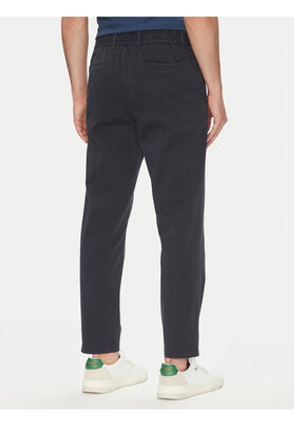 BOSS Chinosy 50536722 Granatowy Tapered Fit. Kolor: niebieski. Materiał: bawełna