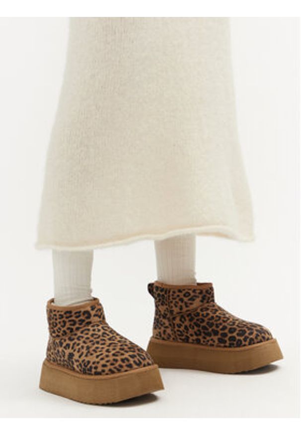 Steve Madden Śniegowce Campfire SM11002737 Brązowy. Kolor: brązowy. Materiał: skóra, zamsz