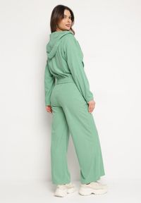 Born2be - Zielony Sztruksowy Komplet Dresowy Bluza z Kapturem i Szerokie Spodnie z Kieszeniami Makeria. Kolor: zielony. Materiał: sztruks, dresówka