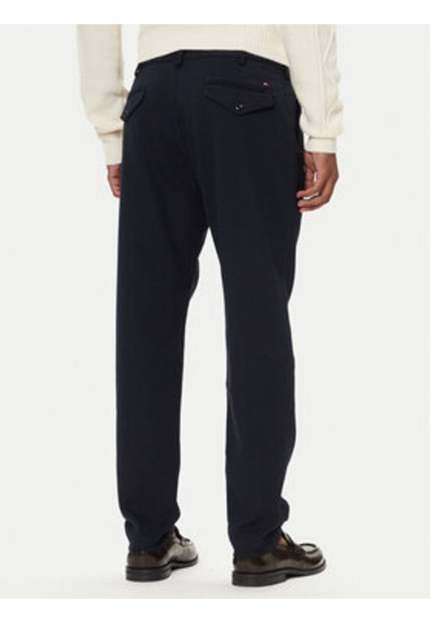TOMMY HILFIGER - Tommy Hilfiger Chinosy Harlem MW0MW40340 Granatowy Tapered Fit. Kolor: niebieski. Materiał: syntetyk