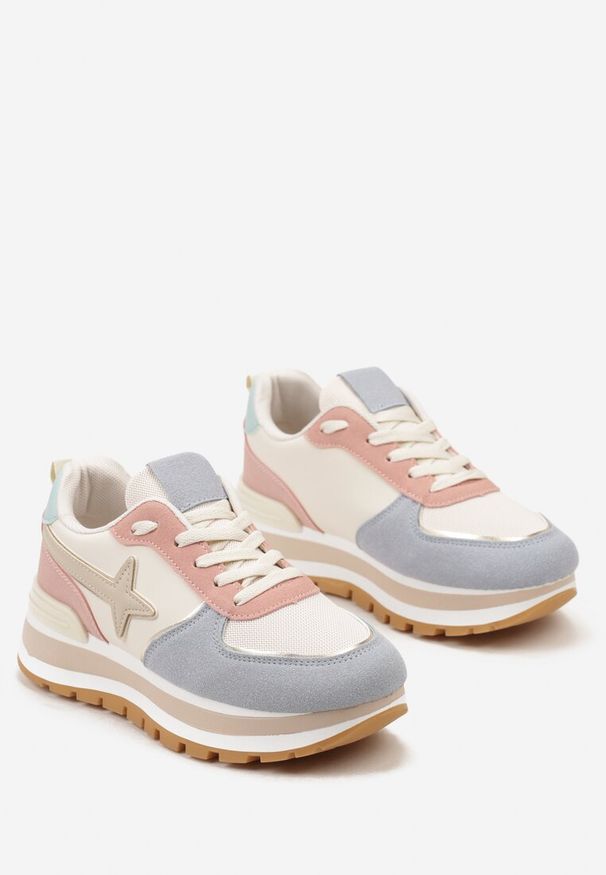 Renee - Niebiesko-Różowe Sneakersy na Niskiej Platformie z Ozdobnymi Wstawkami na Cholewce Suno. Nosek buta: okrągły. Zapięcie: sznurówki. Kolor: beżowy. Materiał: materiał. Szerokość cholewki: normalna. Obcas: na platformie. Wysokość obcasa: niski