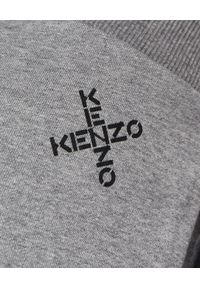 Kenzo - KENZO - Spodnie dresowe jogger z logo. Kolor: szary. Materiał: dresówka. Długość: długie. Wzór: nadruk