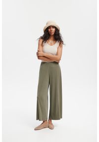 SPODNIE KATE OLIWKOWE XL - Flawless. Okazja: na co dzień. Stan: podwyższony. Kolor: oliwkowy. Materiał: materiał, wiskoza. Styl: elegancki, casual #1