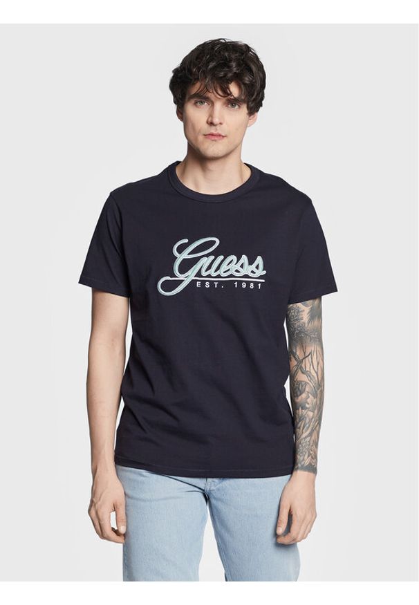 Guess T-Shirt 3D Embro M3GI25 K8FQ4 Granatowy Regular Fit. Kolor: niebieski. Materiał: bawełna