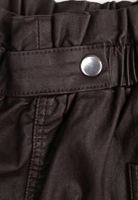 Born2be - Ciemnobrązowa Spódnica Mini z Ekoskóry z Gumką w Pasie i Kieszeniami Kirti. Okazja: na co dzień. Kolor: brązowy. Materiał: skóra. Wzór: gładki. Styl: casual, elegancki #6