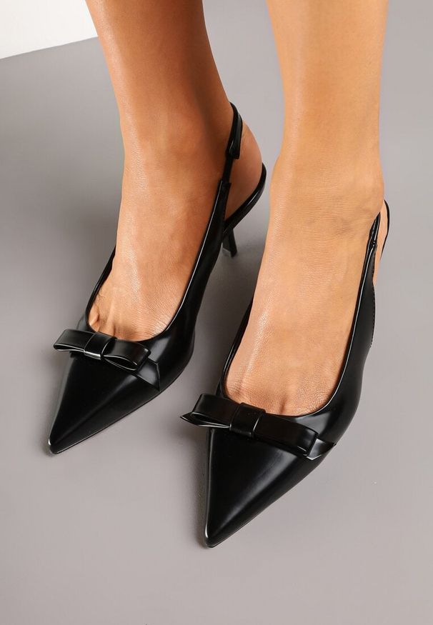Renee - Czarne Sandały Sling-Back na Szpilce Kaczuszce z Ozdobną Kokardką Avienne. Okazja: na co dzień. Kolor: czarny. Sezon: lato, wiosna. Obcas: na szpilce. Styl: elegancki, casual. Wysokość obcasa: średni