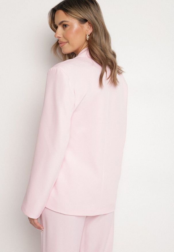 Born2be - Różowa Marynarka z Ozdobnym Wiązaniem Lenirin. Okazja: na co dzień. Kolor: różowy. Materiał: jeans. Styl: casual, elegancki