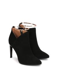 Kazar - Czarne botki damskie. Kolor: czarny. Materiał: zamsz. Szerokość cholewki: normalna. Obcas: na obcasie. Styl: elegancki. Wysokość obcasa: wysoki #2