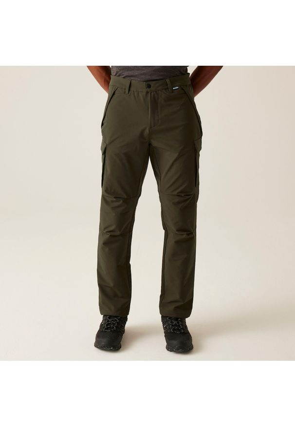 Regatta - Spodnie męskie cargo Questra. Kolor: zielony. Sezon: lato. Sport: turystyka piesza