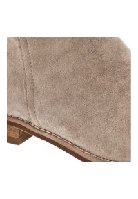 Beżowe Botki Vinceza Eleganckie Obuwie Damskie. Okazja: na co dzień. Zapięcie: zamek. Kolor: beżowy. Szerokość cholewki: normalna. Wzór: gładki, aplikacja. Wysokość cholewki: przed kostkę. Materiał: materiał. Sezon: wiosna, jesień. Obcas: na obcasie. Styl: elegancki #7