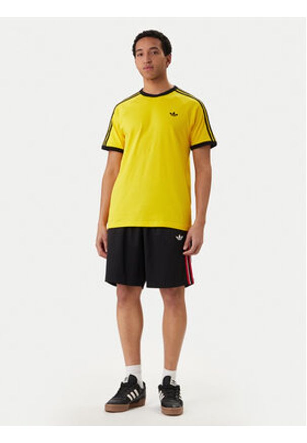 Adidas - adidas T-Shirt 3-Stripes KE3533 Żółty Regular Fit. Kolor: żółty. Materiał: bawełna