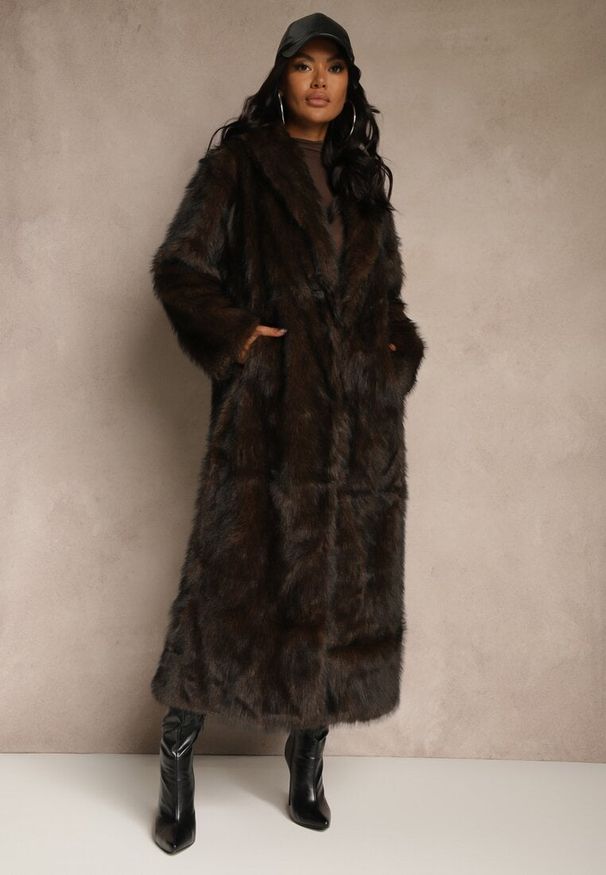 Renee - Brązowy Płaszcz Futerko o Długim Kroju Ozdobiony Kołnierzem Cannesa. Okazja: na co dzień. Kolor: brązowy. Materiał: futro. Długość: długie. Wzór: aplikacja. Styl: casual, elegancki