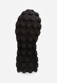 Renee - Ciemnobrązowe Zamszowe Sneakersy na Podeszwie Chunky z Perforowaną Cholewką Cezarlina. Okazja: na co dzień. Kolor: brązowy. Materiał: zamsz. Szerokość cholewki: normalna #5