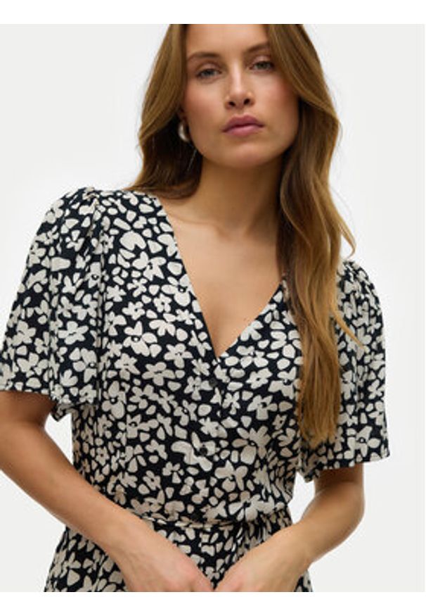 Vero Moda Sukienka letnia Alba 10330301 Czarny Regular Fit. Kolor: czarny. Materiał: wiskoza. Sezon: lato