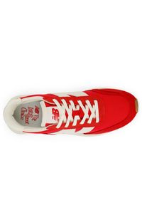 Buty unisex New Balance U370VD – czerwone. Kolor: zielony. Materiał: zamsz, skóra. Szerokość cholewki: normalna. Sezon: lato #4