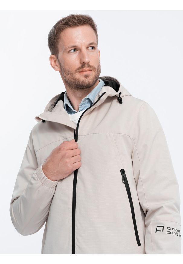 Beżowa kurtka Ombre Clothing na wiosnę