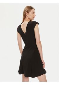 Armani Exchange Sukienka koktajlowa 8NYA95 YJ83Z 1200 Czarny Slim Fit. Kolor: czarny. Materiał: syntetyk. Styl: wizytowy #4