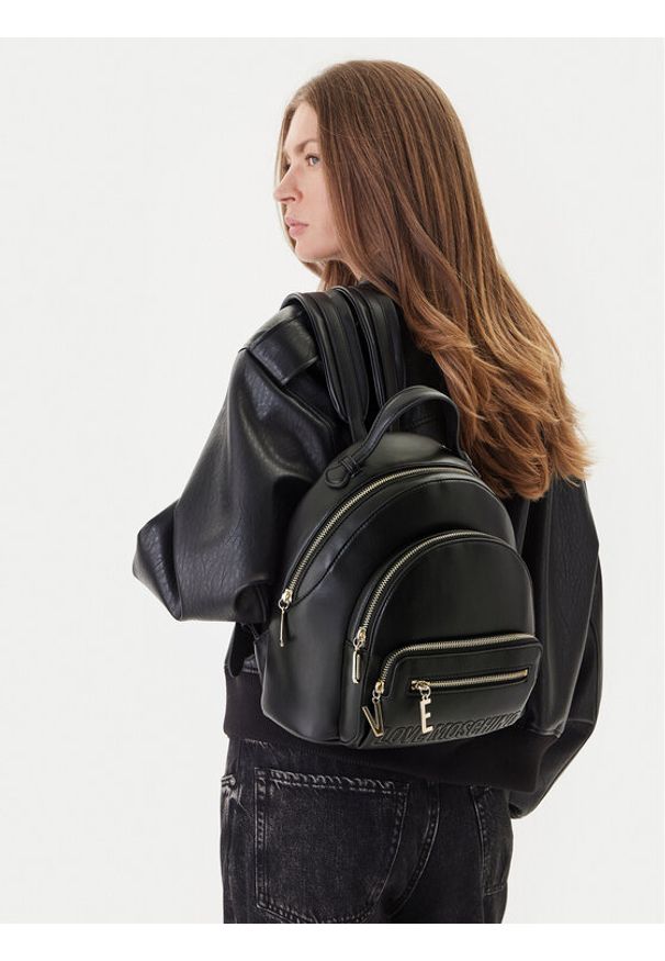 Love Moschino - LOVE MOSCHINO Plecak JC4344PP0NKA0000 Czarny. Kolor: czarny. Materiał: skóra