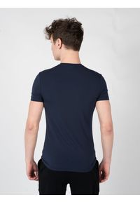 Emporio Armani T-shirt C-neck | 1119713 F511 | Mężczyzna | Granatowy. Kolor: niebieski. Materiał: elastan. Styl: klasyczny, elegancki #5