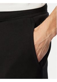 BOSS Szorty sportowe JT_Globe 50558970 Czarny Regular Fit. Kolor: czarny. Materiał: syntetyk. Styl: sportowy #4