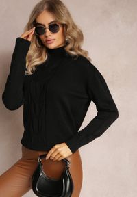 Renee - Czarny Golf Bithiah. Okazja: na co dzień. Typ kołnierza: golf. Kolor: czarny. Materiał: jeans. Wzór: aplikacja. Styl: klasyczny, casual #3