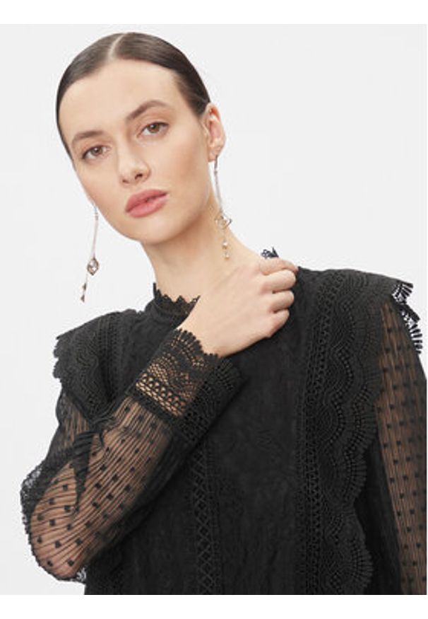 only - ONLY Bluzka 15305687 Czarny Regular Fit. Kolor: czarny. Materiał: bawełna, syntetyk