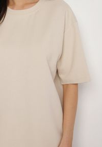 Born2be - Jasnobeżowy Bawełniany Klasyczny T-shirt Merovira. Okazja: na co dzień, na spacer. Kolor: beżowy. Materiał: bawełna. Styl: klasyczny