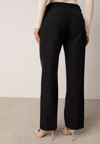 Born2be - Czarne Garniturowe Spodnie VICES na Kant z Wszytym Paskiem z Klamrą Azivore. Okazja: na co dzień, na spotkanie biznesowe. Kolor: czarny. Styl: casual, biznesowy, elegancki #5