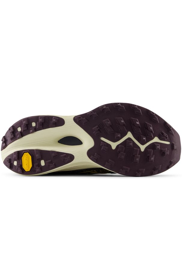 Buty damskie New Balance FuelCell SuperComp Trail WTTRXCM1 – multikolor. Okazja: na co dzień. Kolor: wielokolorowy. Materiał: włókno, guma, materiał, syntetyk. Szerokość cholewki: normalna. Sport: bieganie, wspinaczka, fitness