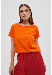 MOODO - T-shirt oversize z kieszonką pomarańczowy. Kolor: pomarańczowy. Materiał: bawełna