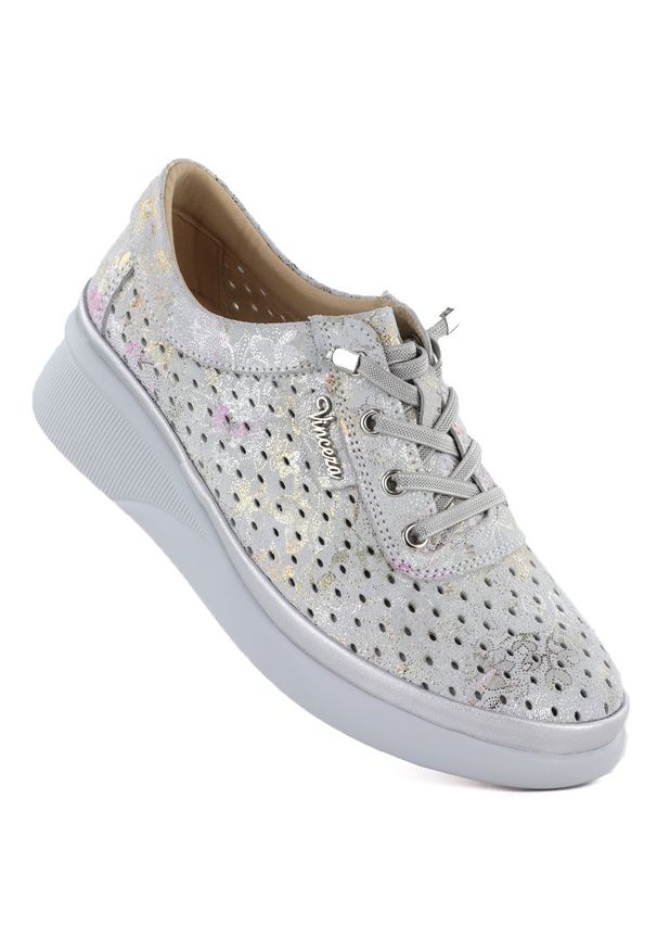 Skórzane półbuty damskie ażurowe na koturnie szare Vinceza 79603. Kolor: szary. Materiał: skóra. Szerokość cholewki: normalna. Wzór: ażurowy. Obcas: na koturnie