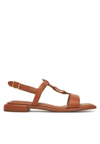 Clarks Sandały Ariany Sling 26181242 Brązowy. Kolor: brązowy. Materiał: skóra